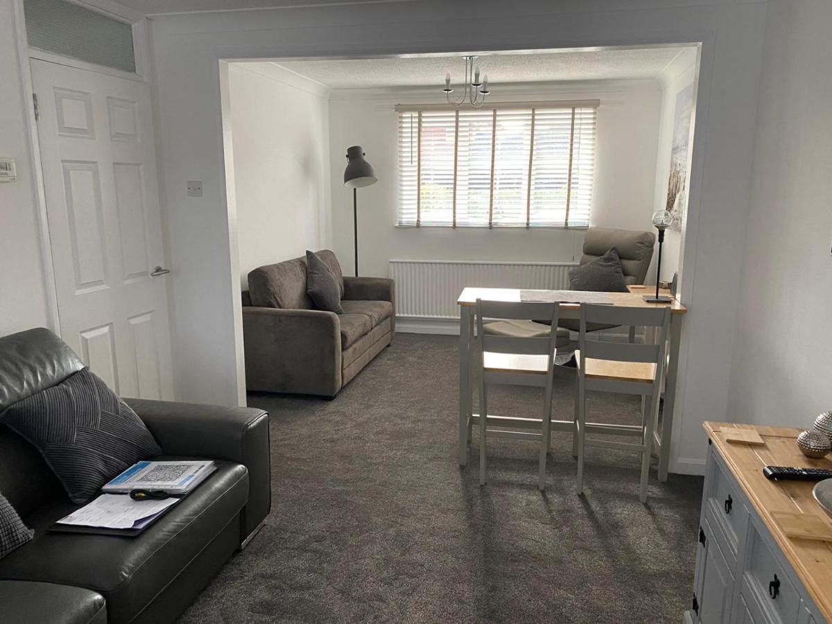 Riverside Park Ground Floor Apartment - St Neots エクステリア 写真