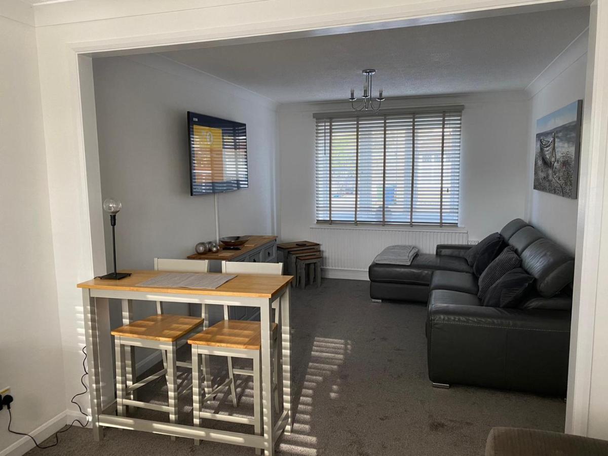Riverside Park Ground Floor Apartment - St Neots エクステリア 写真
