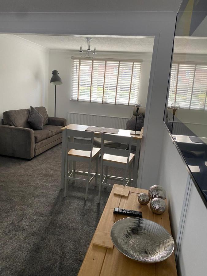 Riverside Park Ground Floor Apartment - St Neots エクステリア 写真