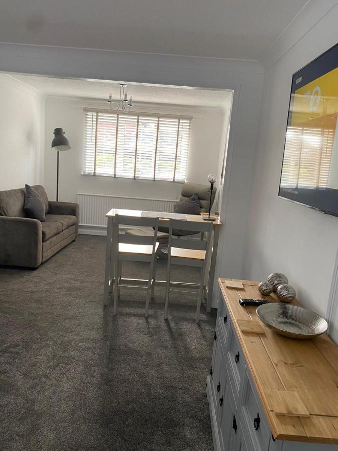 Riverside Park Ground Floor Apartment - St Neots エクステリア 写真