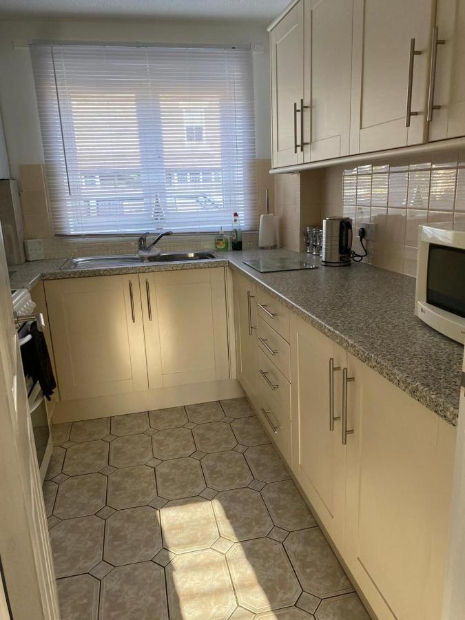 Riverside Park Ground Floor Apartment - St Neots エクステリア 写真
