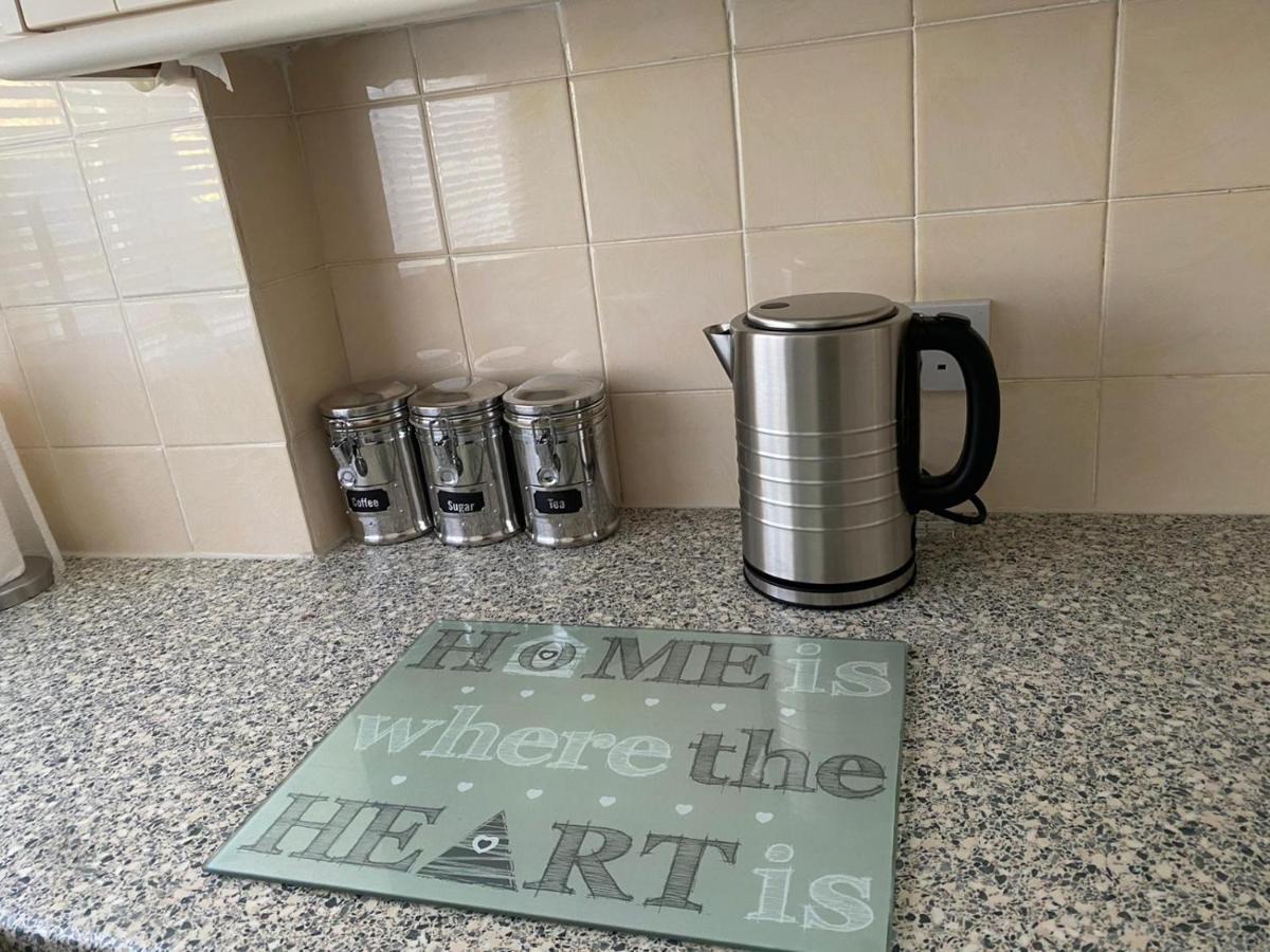 Riverside Park Ground Floor Apartment - St Neots エクステリア 写真